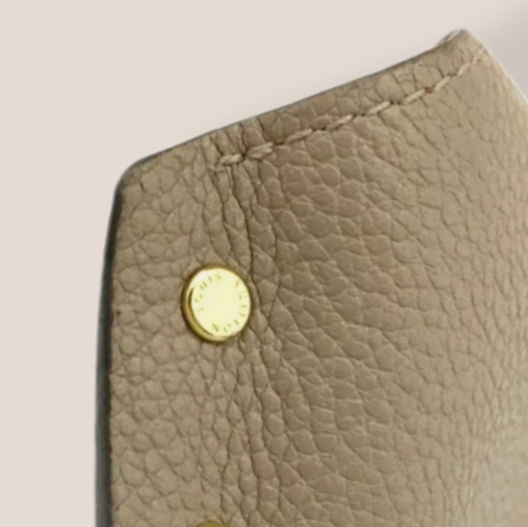 LOUIS  VUITTON  Clemence Leather 4 Ring K… - Picture 10 of 15